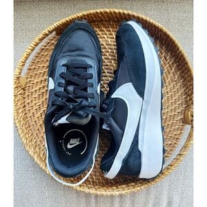 Nike Black & White Sneakers